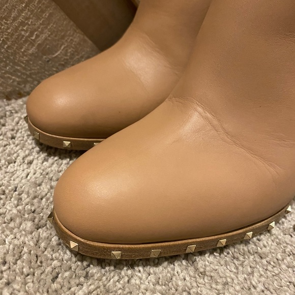 Valentino rock stud boots worn once, moved to the beach - Picture 5 of 5